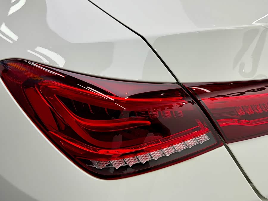 Mercedes-Benz CLA 200 4MATIC - zdjęcie 6