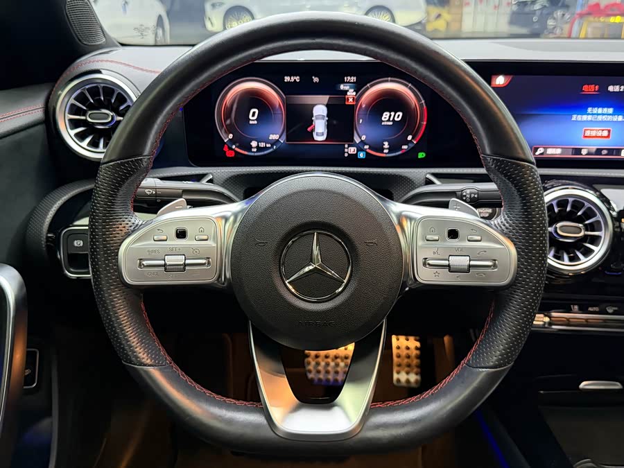 Mercedes-Benz CLA 200 4MATIC - zdjęcie 8