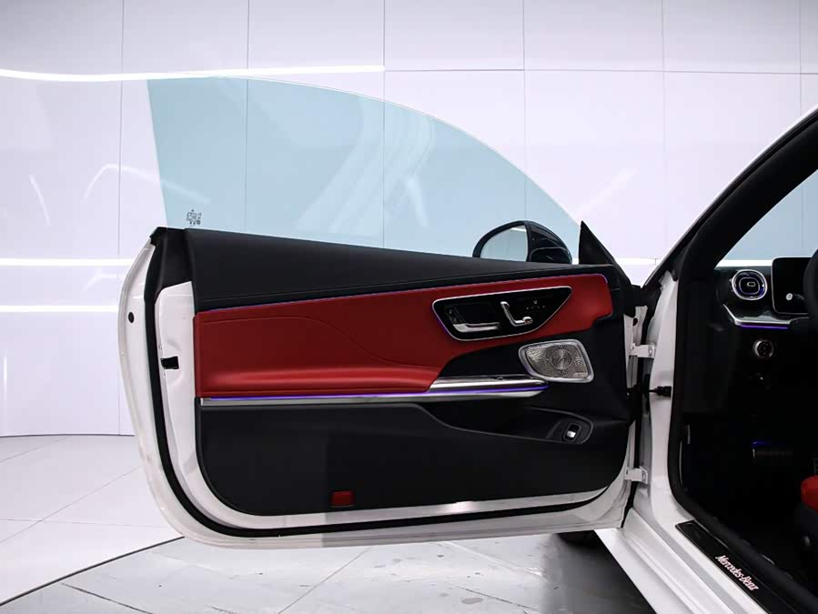 Mercedes-Benz CLE 2025 CLE 300 4MATIC Luxury Coupe - zdjęcie 11
