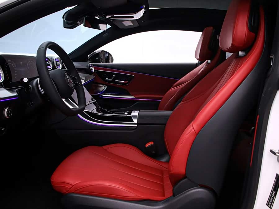 Mercedes-Benz CLE 2025 CLE 300 4MATIC Luxury Coupe - zdjęcie 14