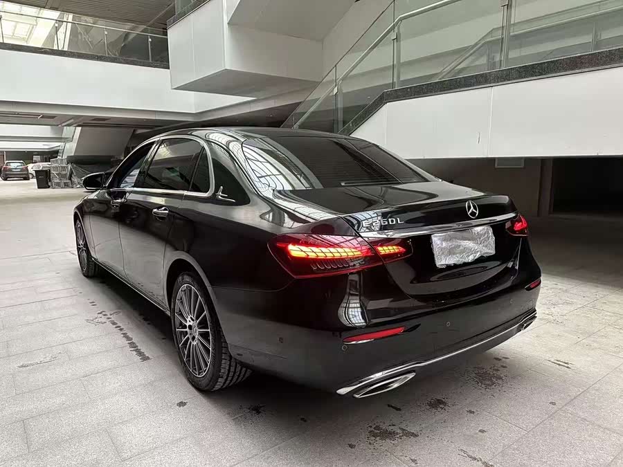 Mercedes-Benz E-Class 2023 E 260 L Sport - zdjęcie 4