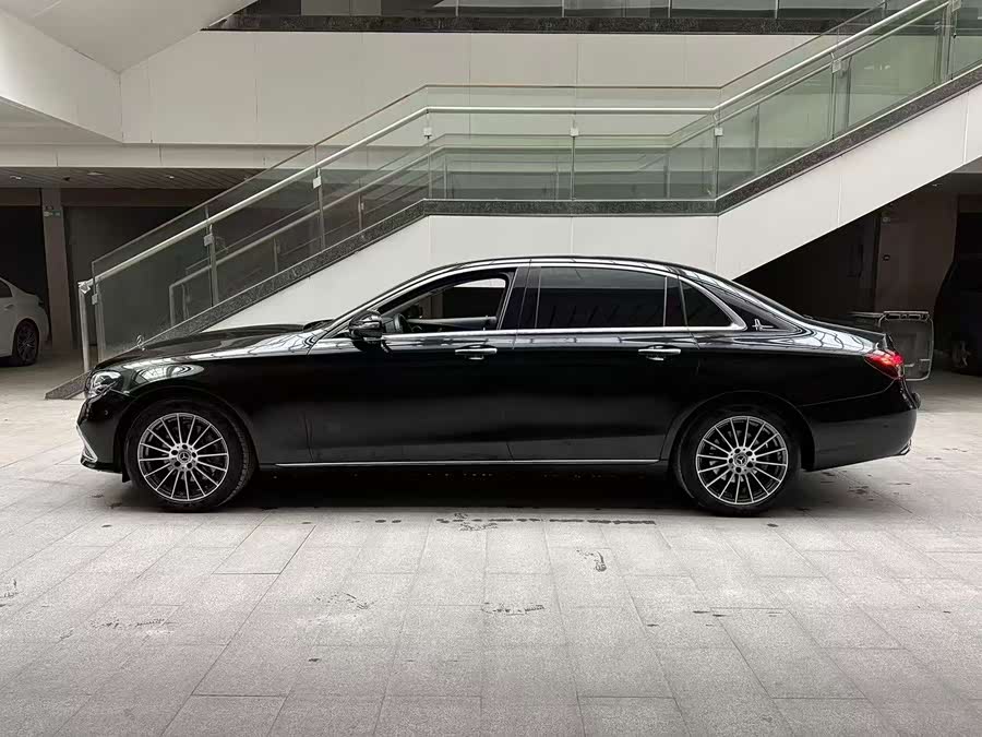 Mercedes-Benz E-Class 2023 E 260 L Sport - zdjęcie 5