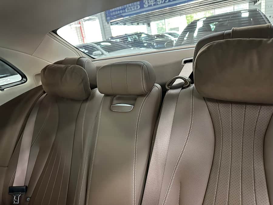 Mercedes-Benz E-Class 2023 E 300 L Luxury - zdjęcie 12