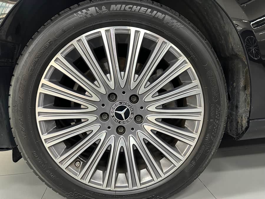 Mercedes-Benz E-Class 2023 E 300 L Luxury - zdjęcie 16