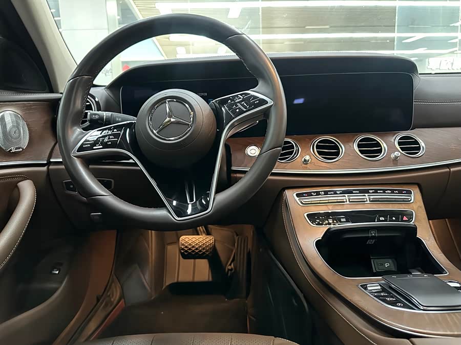 Mercedes-Benz E-Class 2023 E 300 L Luxury - zdjęcie 7