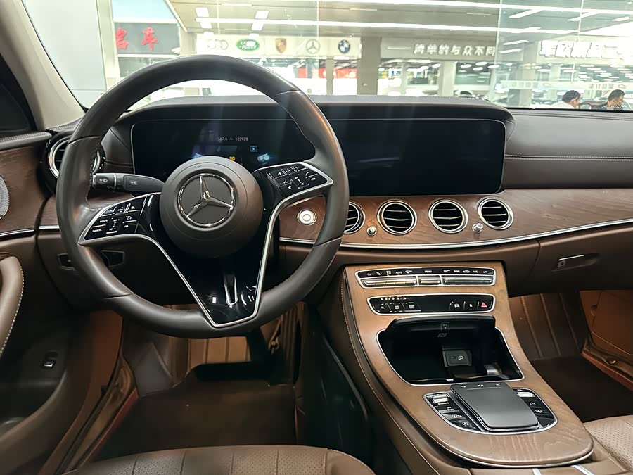 Mercedes-Benz E-Class 2023 E 300 L Luxury - zdjęcie 8