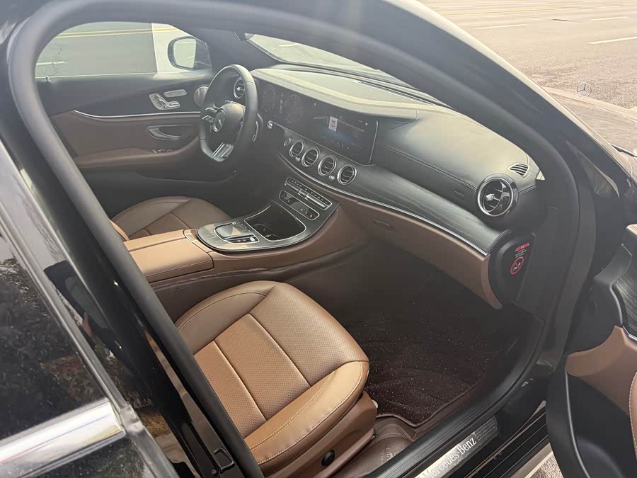 Mercedes-Benz E-Class 2023 E 300 L Luxury - zdjęcie 9