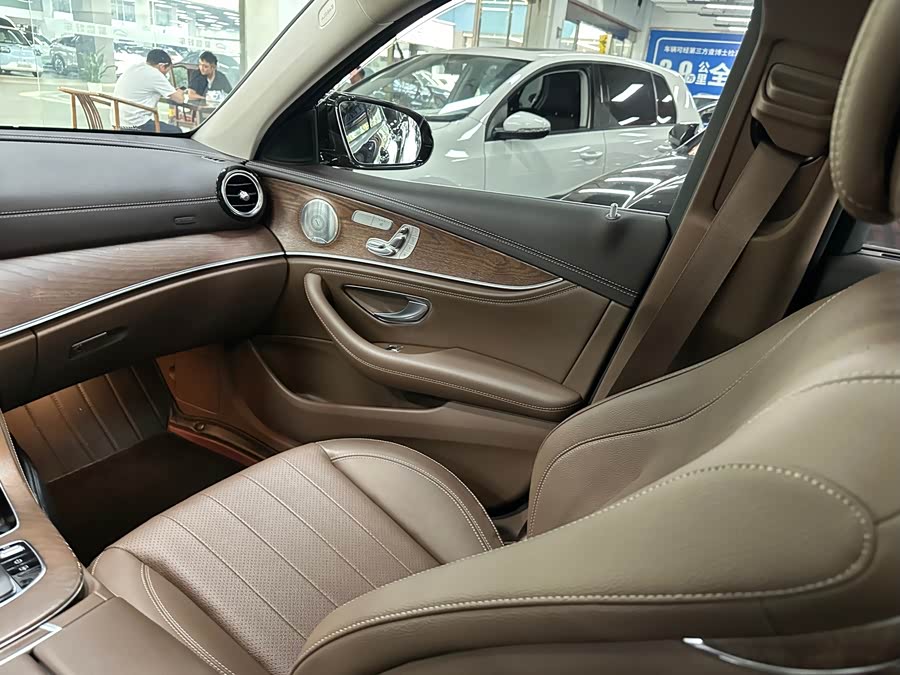 Mercedes-Benz E-Class 2023 E 300 L Luxury - zdjęcie 10