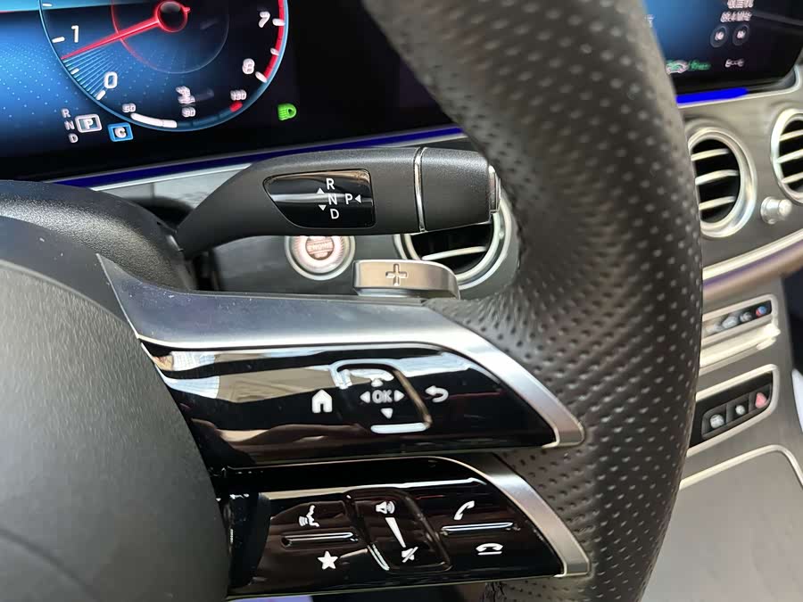 Mercedes-Benz E-Class 2023 E 300 L Sport Luxury - zdjęcie 12