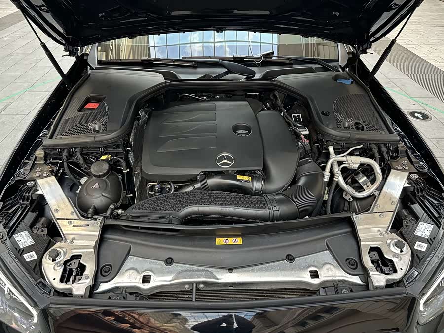 Mercedes-Benz E-Class 2023 E 300 L Sport Luxury - zdjęcie 19