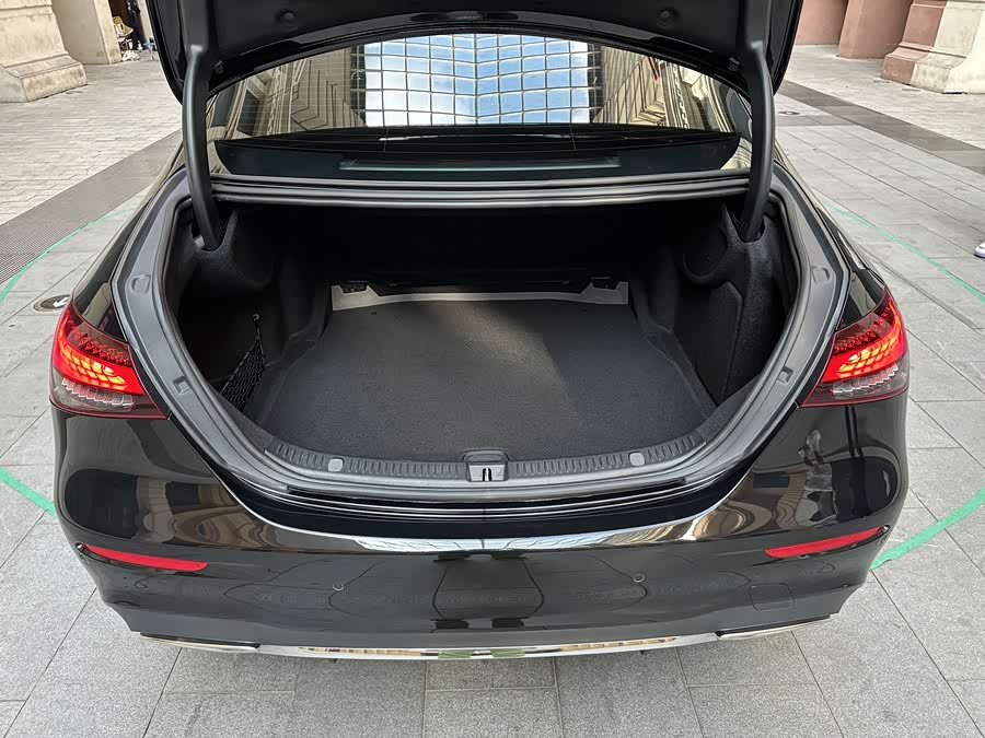 Mercedes-Benz E-Class 2023 E 300 L Sport Luxury - zdjęcie 20