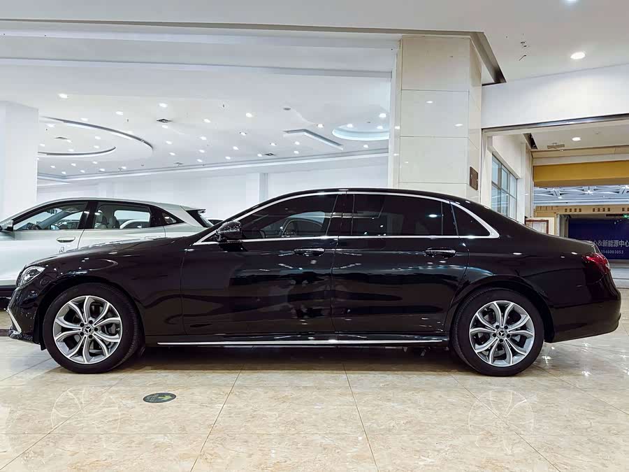 Mercedes-Benz E-Class 2023 E 300 L Sport Luxury - zdjęcie 3