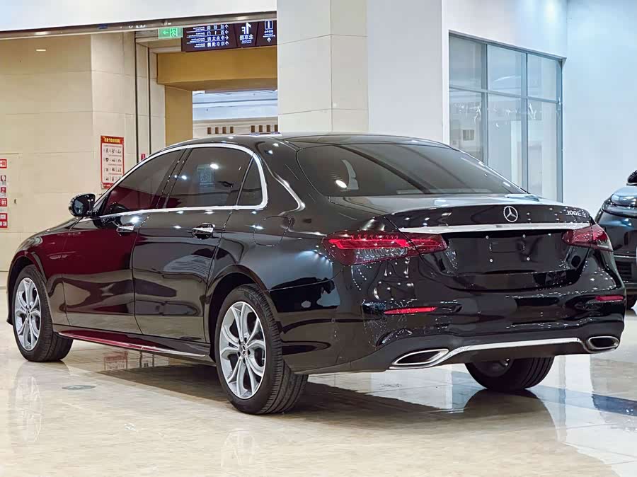 Mercedes-Benz E-Class 2023 E 300 L Sport Luxury - zdjęcie 5