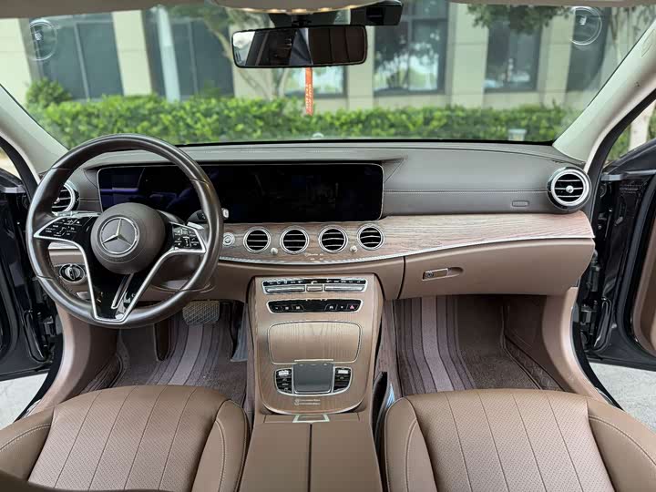 Mercedes-Benz E-Class 2023 Facelift E 300 L Fashion Edition - zdjęcie 14