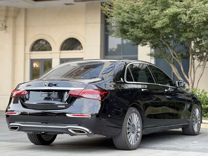 Mercedes-Benz E-Class 2023 Facelift E 300 L Fashion Edition - zdjęcie 18