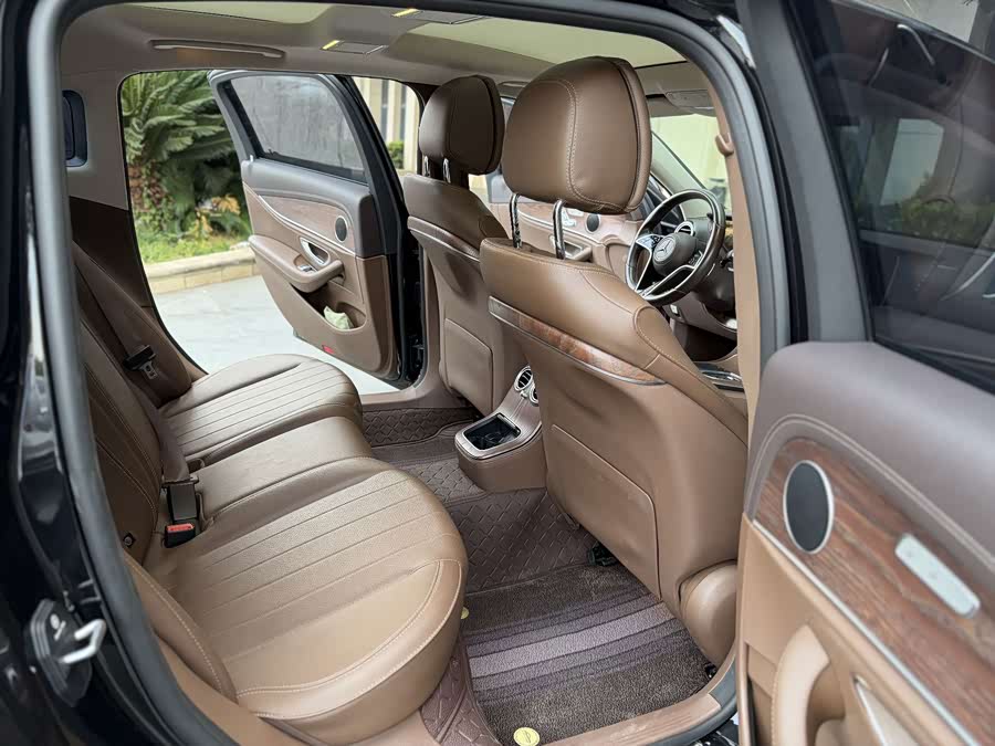 Mercedes-Benz E-Class 2023 Facelift E 300 L Fashion Edition - zdjęcie 6
