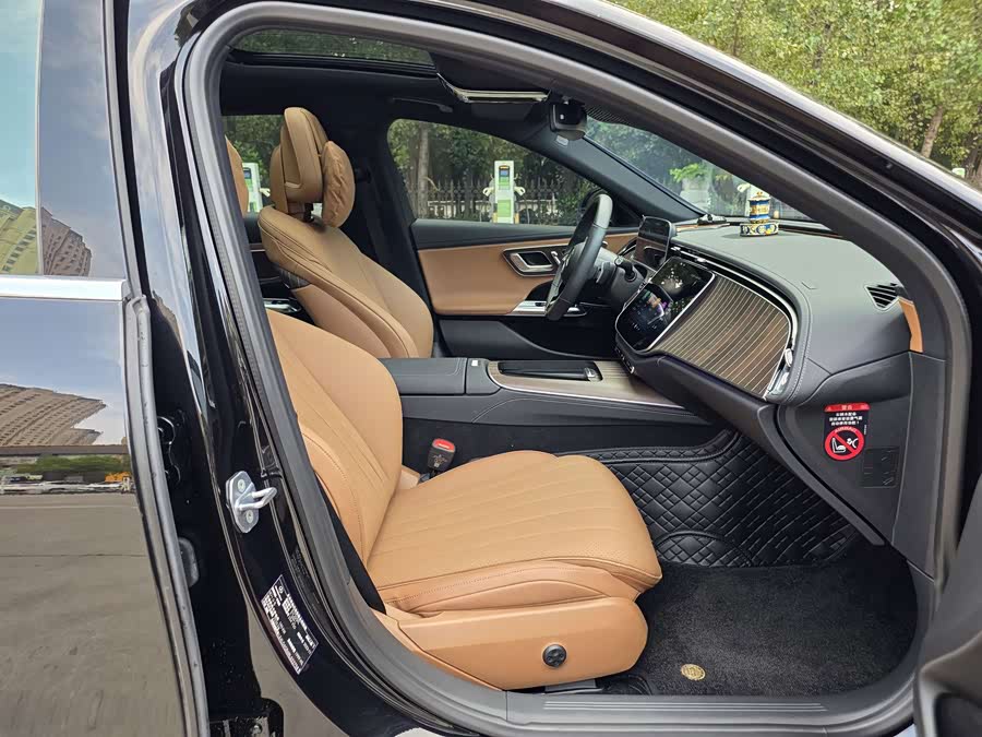 Mercedes-Benz E-Class 2024 E 300 L Fashion Edition - zdjęcie 17
