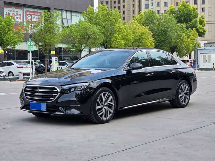 Mercedes-Benz E-Class 2024 E 300 L Fashion Edition - zdjęcie 19