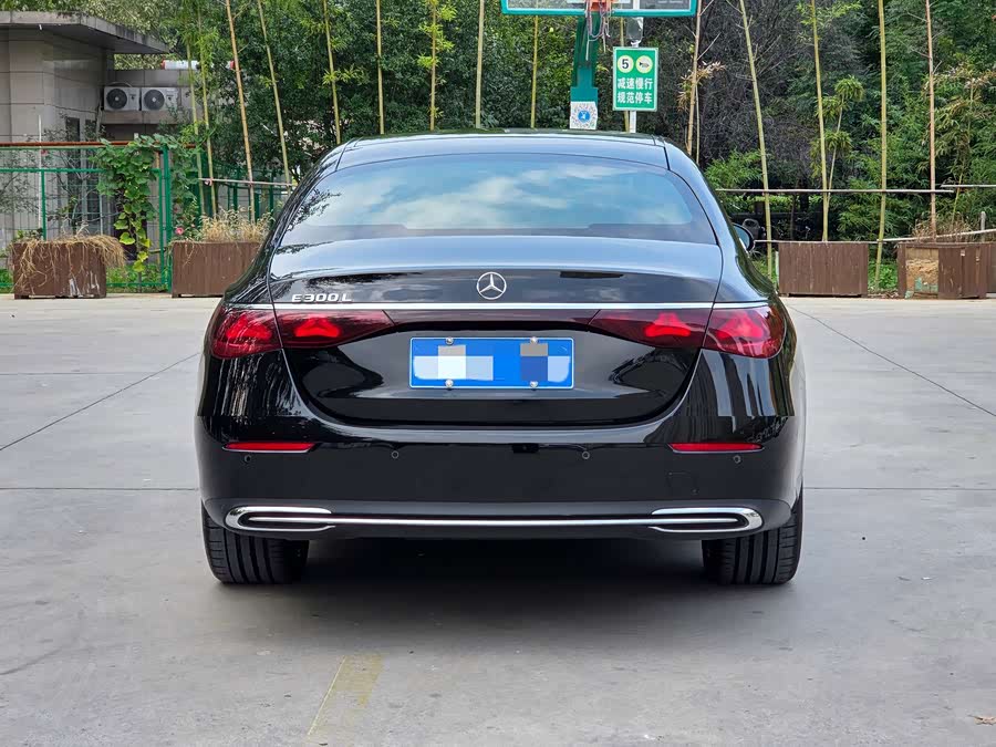 Mercedes-Benz E-Class 2024 E 300 L Fashion Edition - zdjęcie 3
