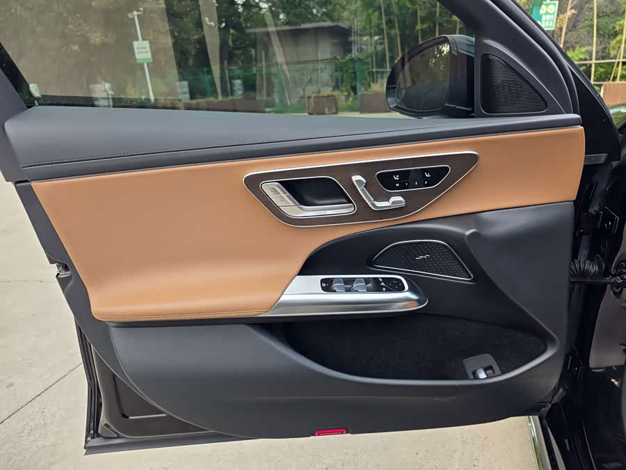 Mercedes-Benz E-Class 2024 E 300 L Fashion Edition - zdjęcie 7