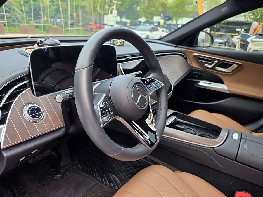 Mercedes-Benz E-Class 2024 E 300 L Fashion Edition - zdjęcie 9