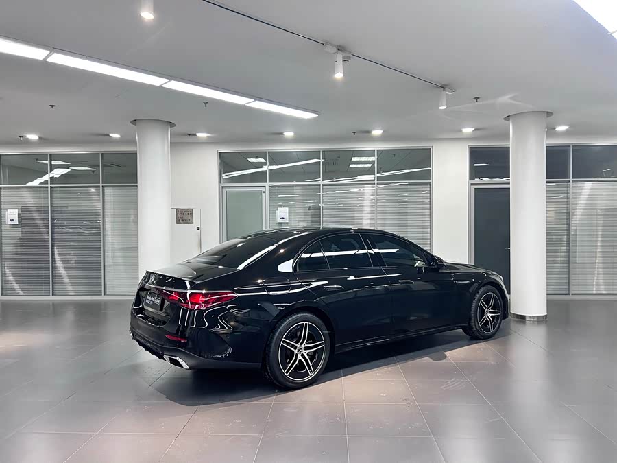 Mercedes-Benz E-Class 2025 E 300 Fashion Sport - zdjęcie 4