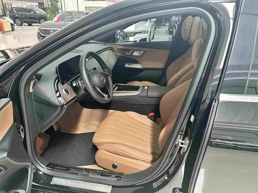 Mercedes-Benz E-Class 2025 E 300 L Fashion - zdjęcie 6
