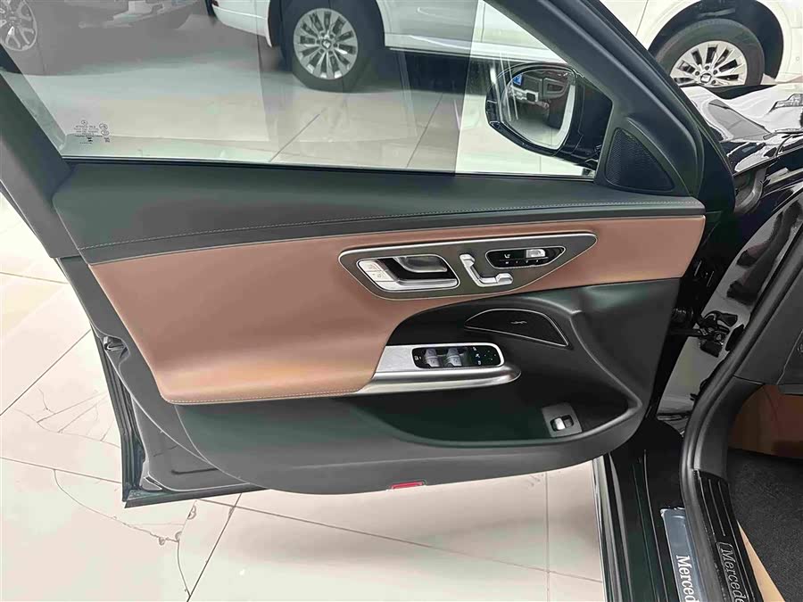 Mercedes-Benz E-Class 2025 E 300 L Fashion - zdjęcie 7