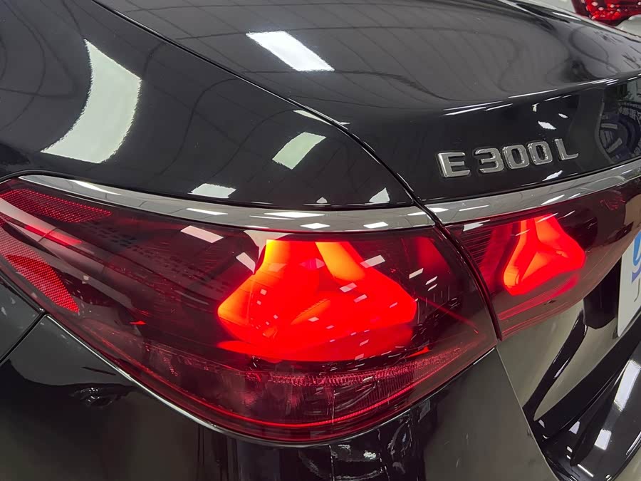 Mercedes-Benz E-Class 2025 E 300 L Luxury - zdjęcie 11