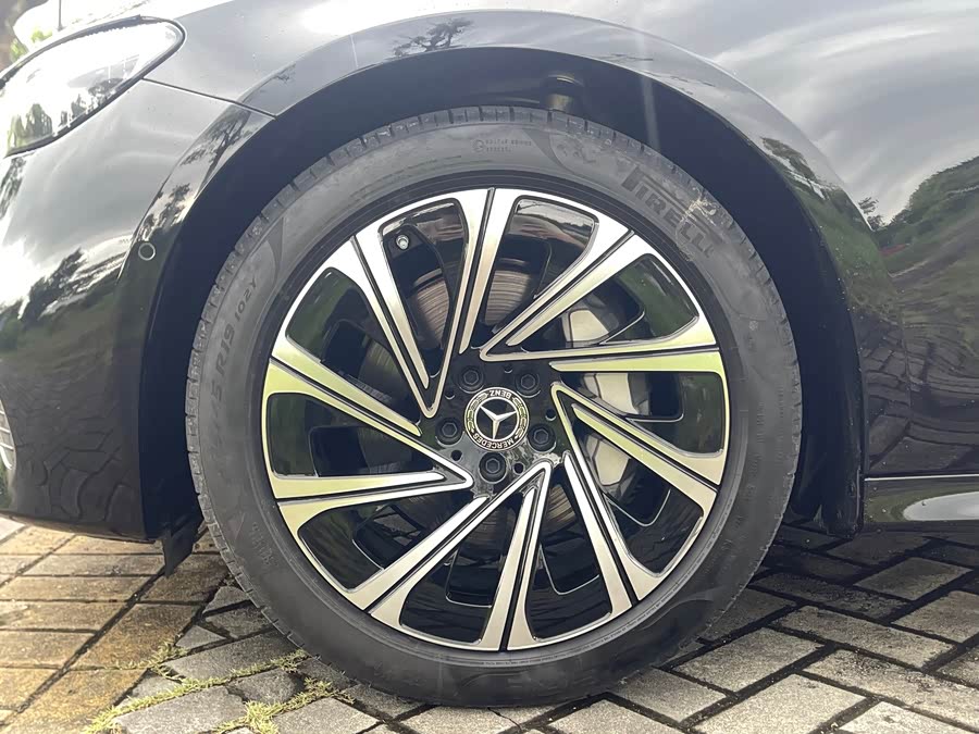 Mercedes-Benz E-Class 2025 E 300 L Luxury - zdjęcie 20