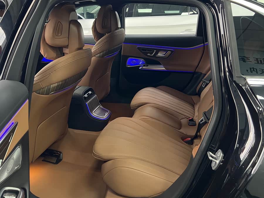 Mercedes-Benz E-Class 2025 E 300 L Luxury - zdjęcie 6