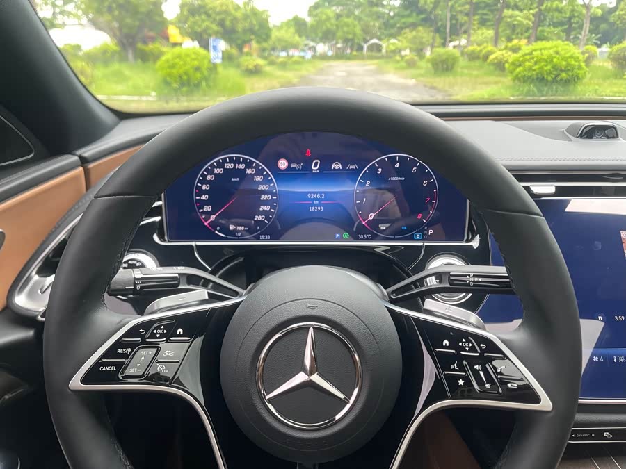 Mercedes-Benz E-Class 2025 E 300 L Luxury - zdjęcie 9