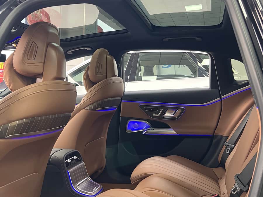 Mercedes-Benz E-Class 2025 E 300 L Luxury - zdjęcie 9