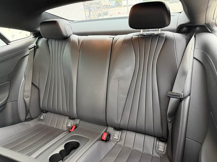 Mercedes-Benz E-Class (Imported) 2023 E 260 Coupe - zdjęcie 15