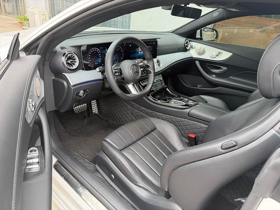 Mercedes-Benz E-Class (Imported) 2023 E 260 Coupe - zdjęcie 5