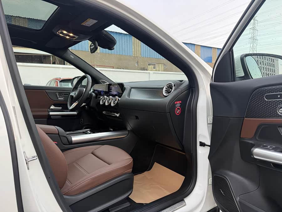 Mercedes-Benz EQA 260 - zdjęcie 13