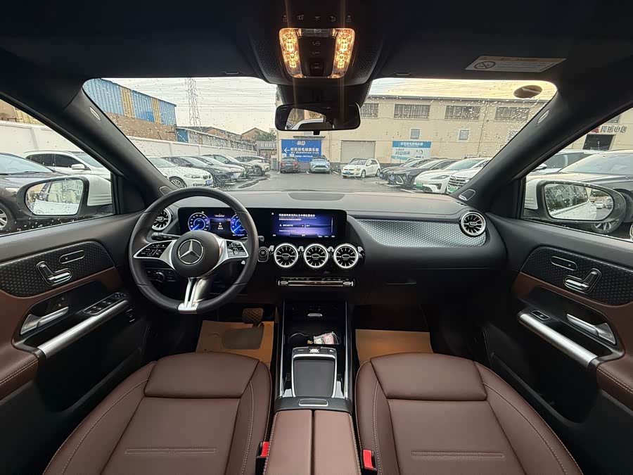 Mercedes-Benz EQA 260 - zdjęcie 4