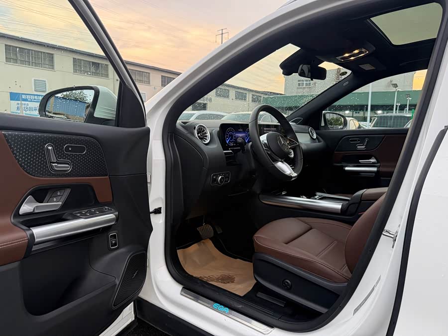 Mercedes-Benz EQA 260 - zdjęcie 10
