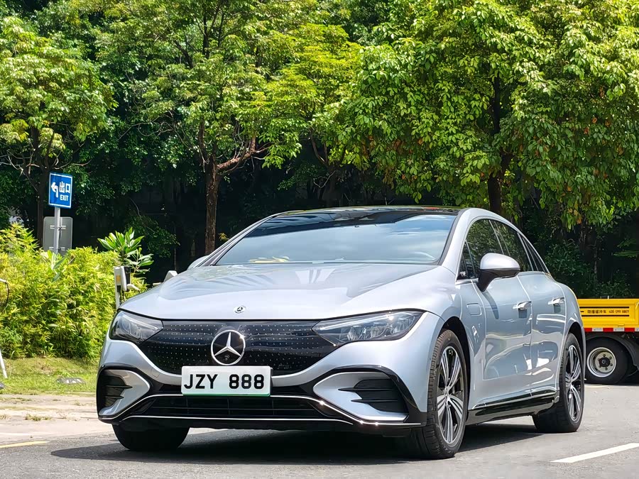 Mercedes-Benz EQE 2022 350 Luxury Edition - zdjęcie 1