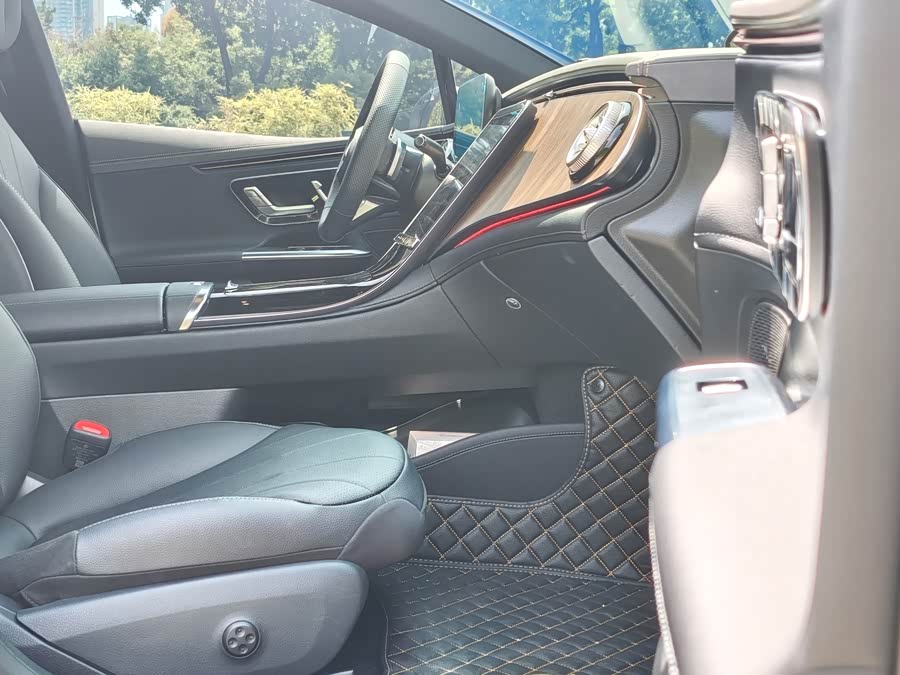 Mercedes-Benz EQE 2022 350 Luxury Edition - zdjęcie 15