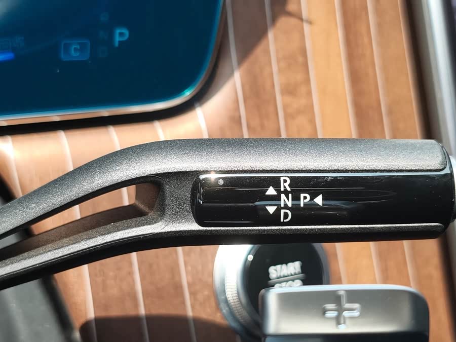 Mercedes-Benz EQE 2022 350 Luxury Edition - zdjęcie 17