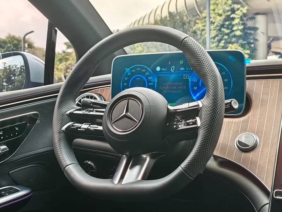 Mercedes-Benz EQE 2022 350 Luxury Edition - zdjęcie 19