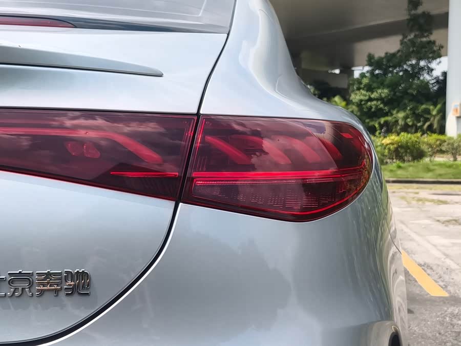 Mercedes-Benz EQE 2022 350 Luxury Edition - zdjęcie 8