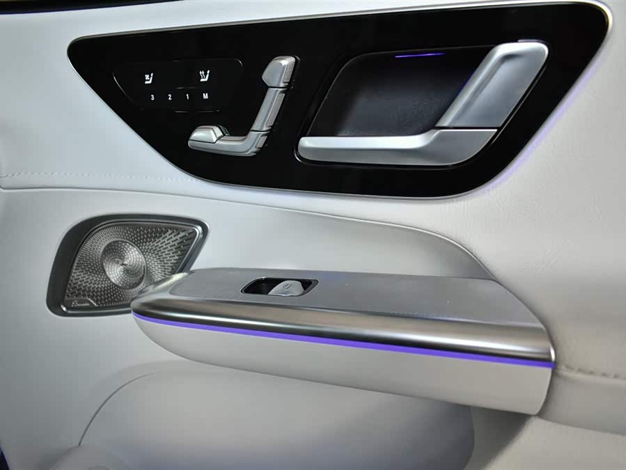 Mercedes-Benz EQE 2025 500 4MATIC Luxury Edition - zdjęcie 11