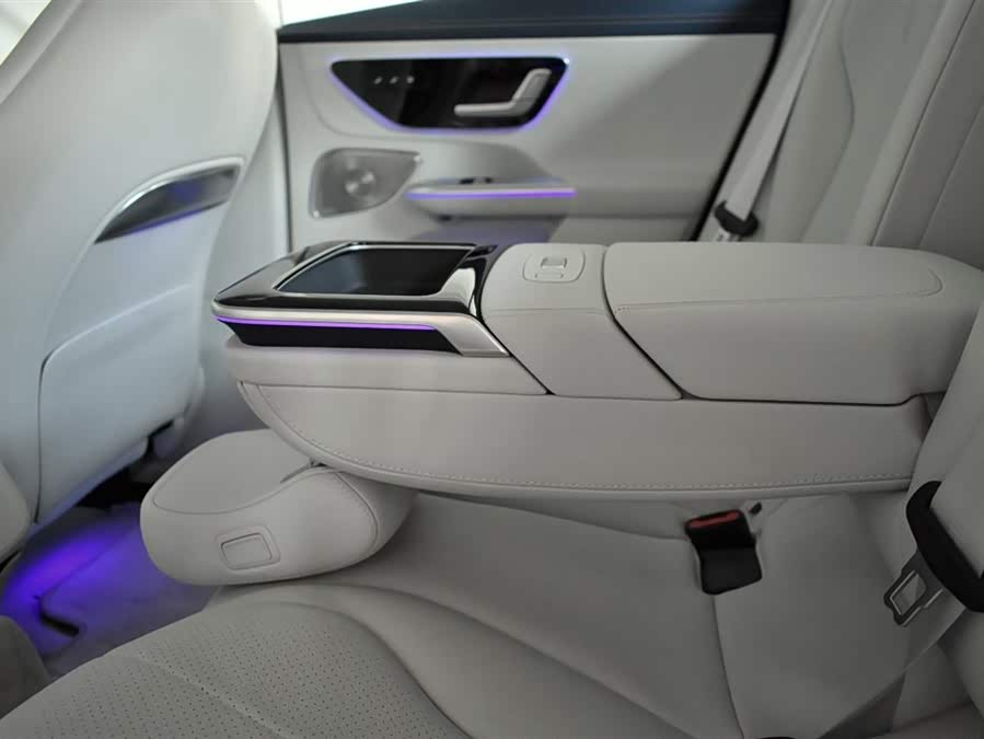 Mercedes-Benz EQE 2025 500 4MATIC Luxury Edition - zdjęcie 12