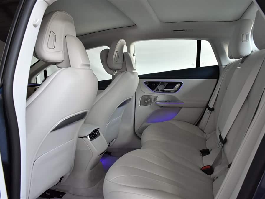 Mercedes-Benz EQE 2025 500 4MATIC Luxury Edition - zdjęcie 7