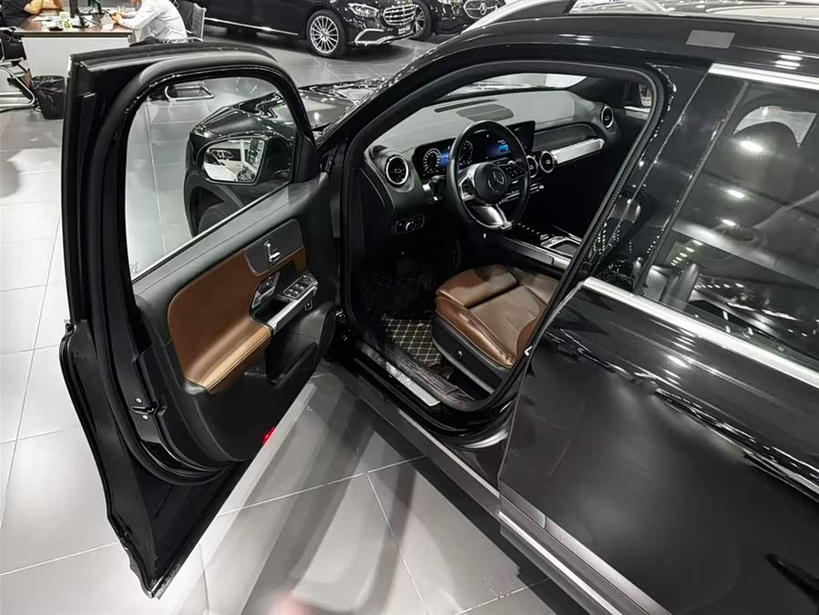 Mercedes-Benz GLB 2024 GLB 200 Dynamic - zdjęcie 13