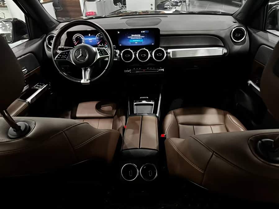 Mercedes-Benz GLB 2024 GLB 200 Dynamic - zdjęcie 17