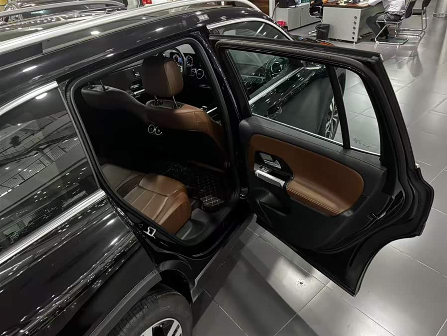 Mercedes-Benz GLB 2024 GLB 200 Dynamic - zdjęcie 18