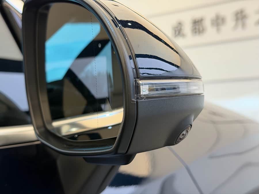 Mercedes-Benz GLC 2024 Facelift GLC 300 L 4MATIC Dynamic Type 5-Seater - zdjęcie 8